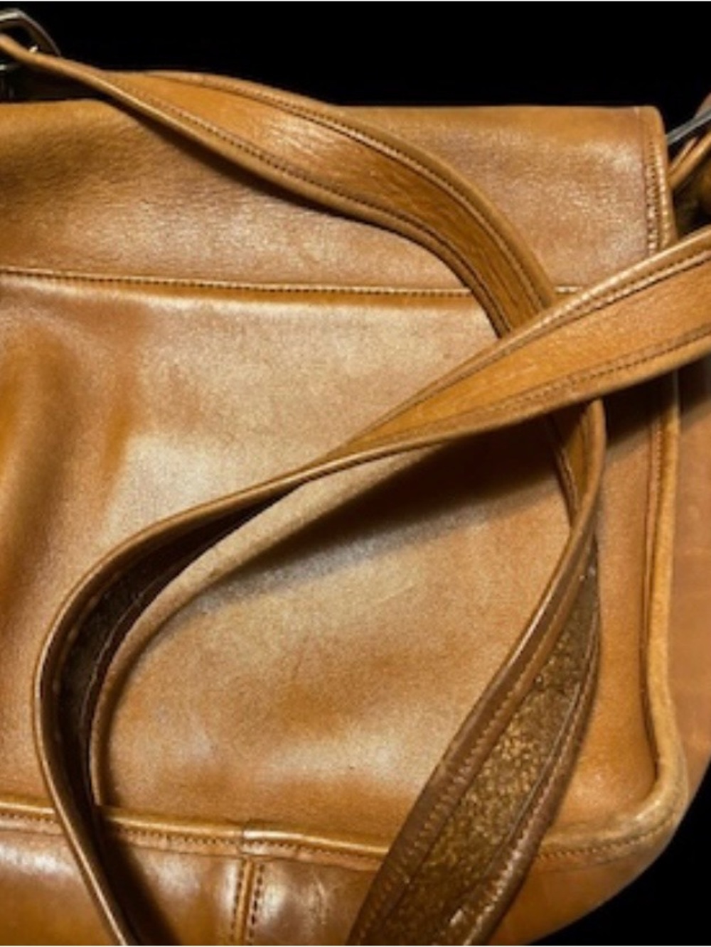 Classic Leather Crossbody Shoulder Bag in Cognac - Picture 5 of 6
